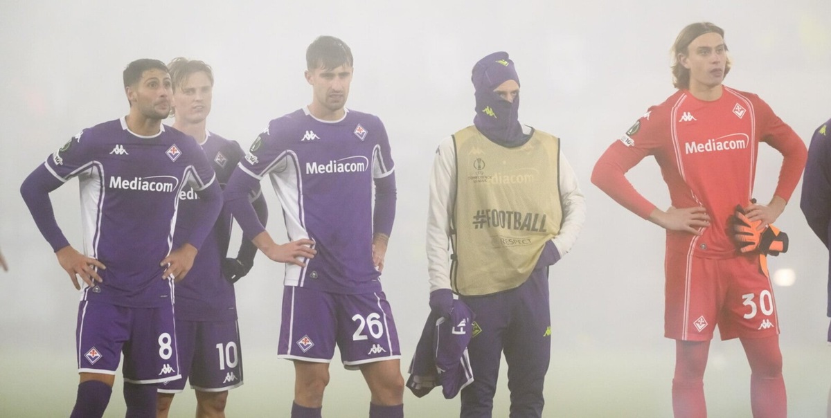 Fiorentina, i tifosi si ribellano: “Calpestati, non ci meritate”. La protesta contro l’Udinese