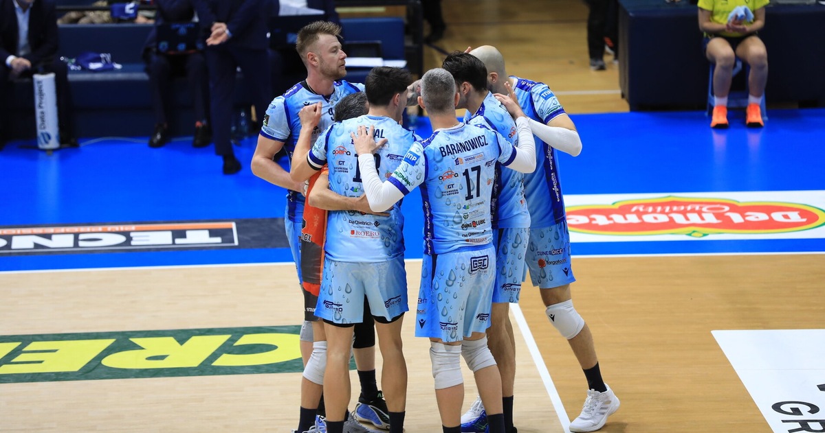 Cuneo guerriglia nei primi due set, poi cede sotto il servizio di Modena