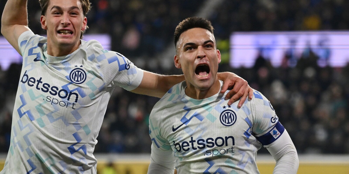 Atalanta, regalo di Natale all'Inter: sbaglia Djimsiti, Lautaro riporta Chivu in testa