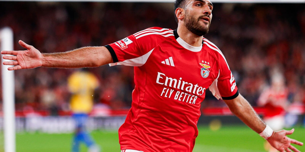 Benfica, messaggio alla Juve: Pavlidis show, tripletta e Mourinho gongola