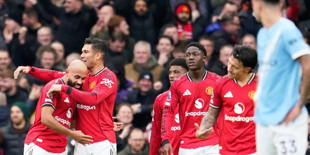 Guardiola umiliato nel derby: 2-0 United ma l'Arsenal non scappa. Chiesa solo nel recupero...