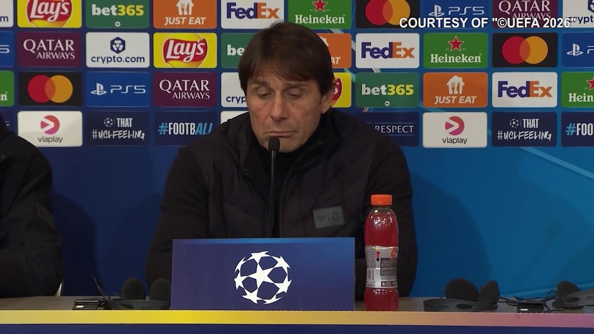 Conte usa l'ironia:"Fantastico giocare 9 gare in 27 giorni"