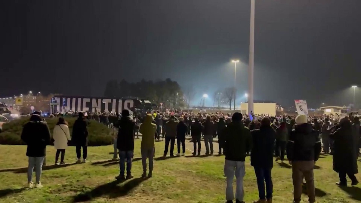 Juventus-Benfica, il pullman bianconero allo Stadium