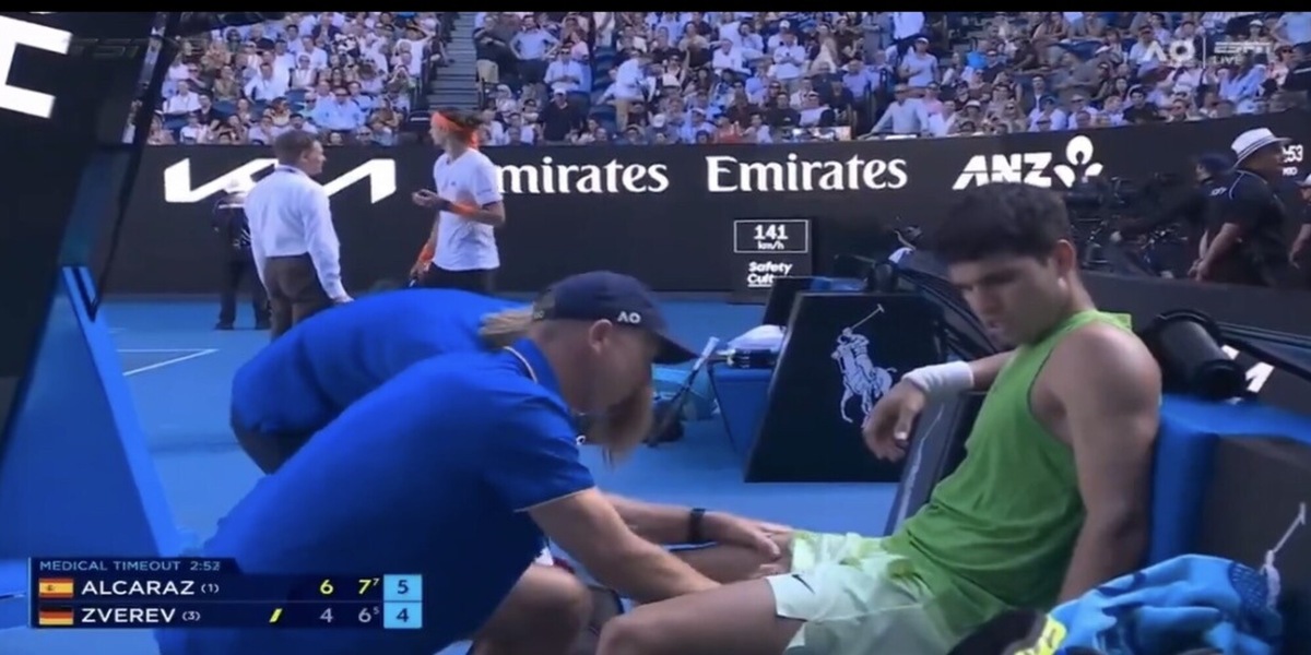 Alcaraz, ora i crampi di Sinner non li prendi più in giro? La furia Zverev, bufera sugli Australian Open