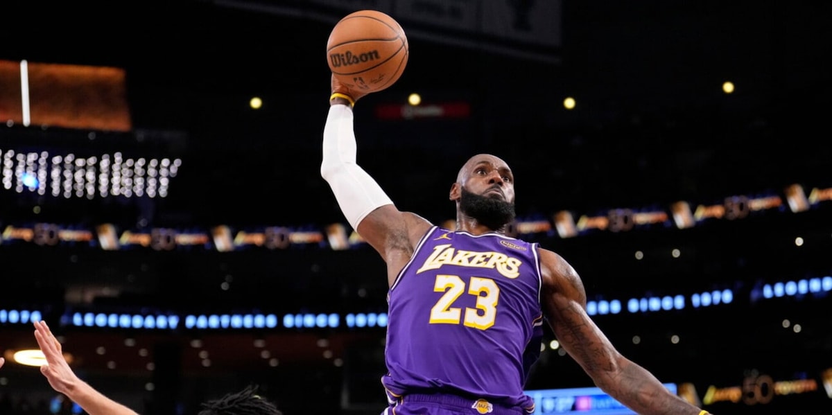 Doncic infortunato, LeBron e Reaves spingono i Lakers. Golden State vince anche senza Curry