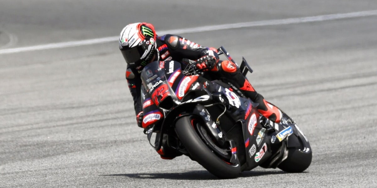 Super Bezzecchi trionfa in Thailandia! Disastro Marquez, ruota bucata! Bagnaia 9º