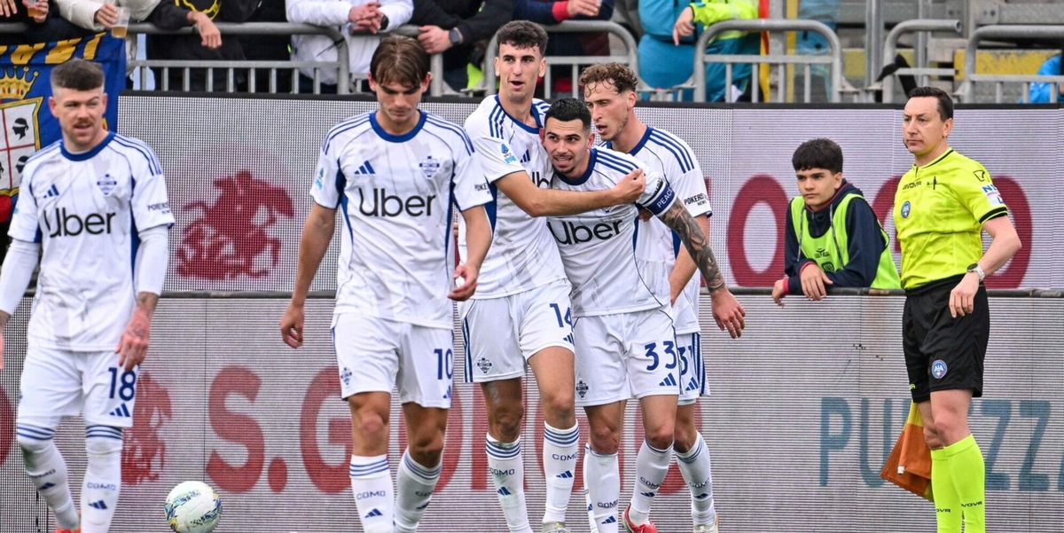 Super Como, Fabregas sbanca Cagliari con una magia di Da Cunha e rilancia la sfida a Roma e Juve