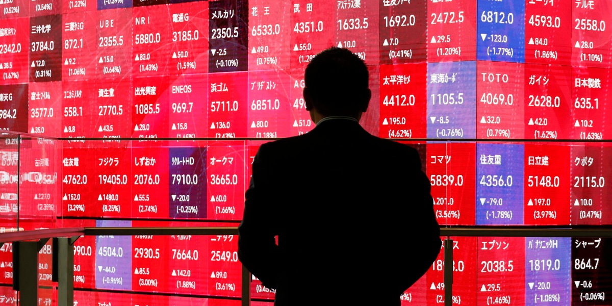 Borsa: Asia giù con Tokyo a -3,38%, l'Europa e attesa in rosso