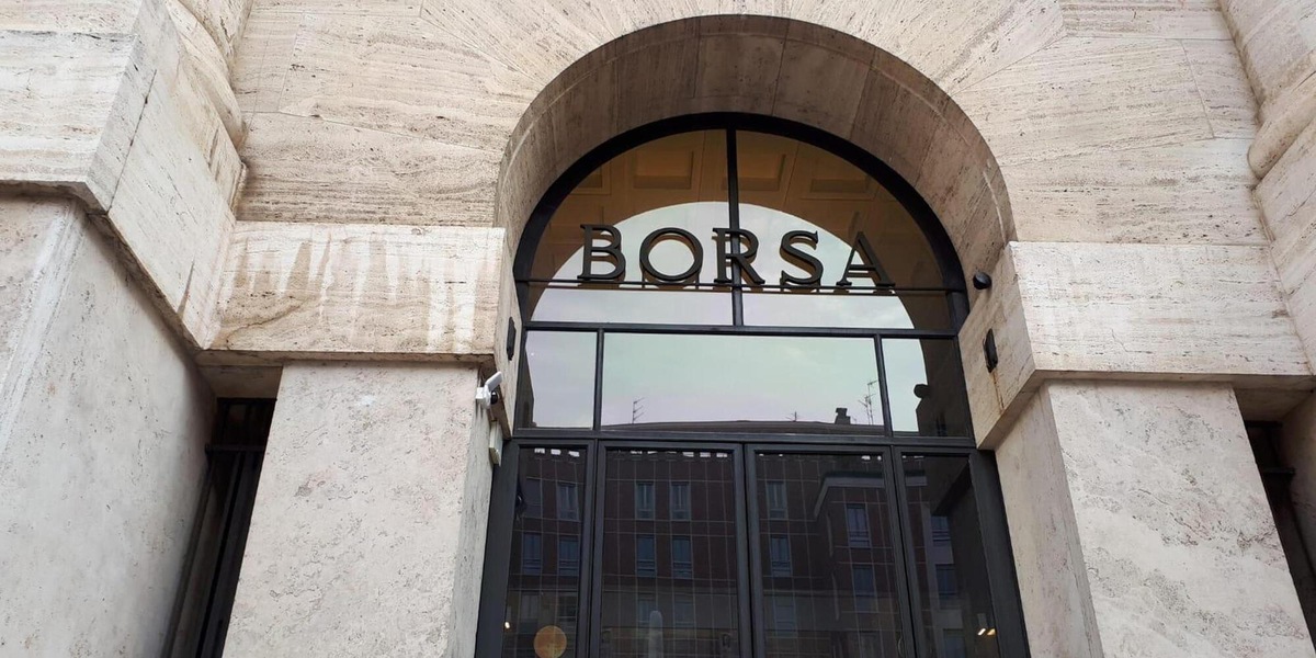 Borsa: Milano chiude in calo dell'1,97%