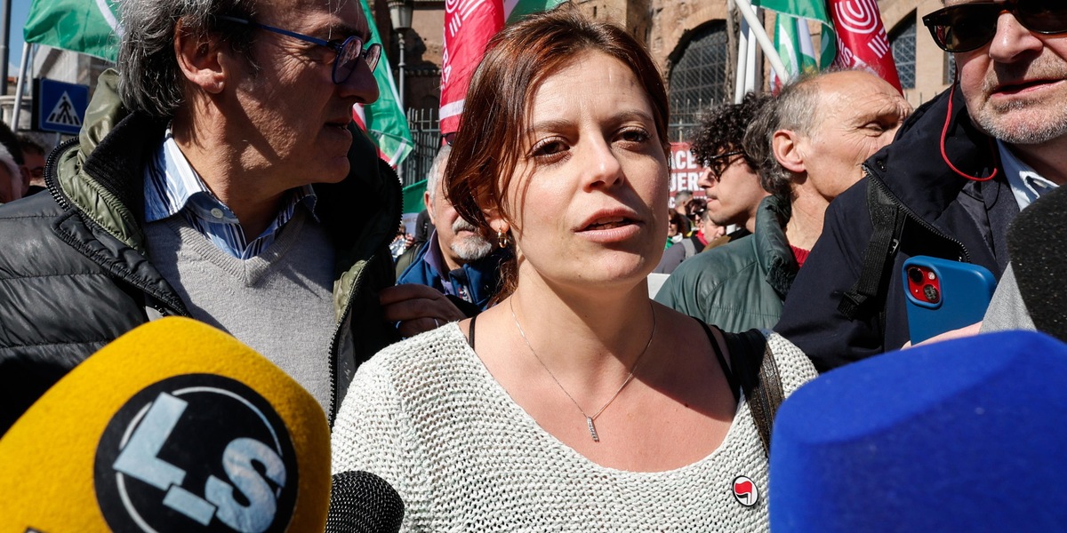Salis, 'dagli agenti domande sulla manifestazione e nessun verbale'