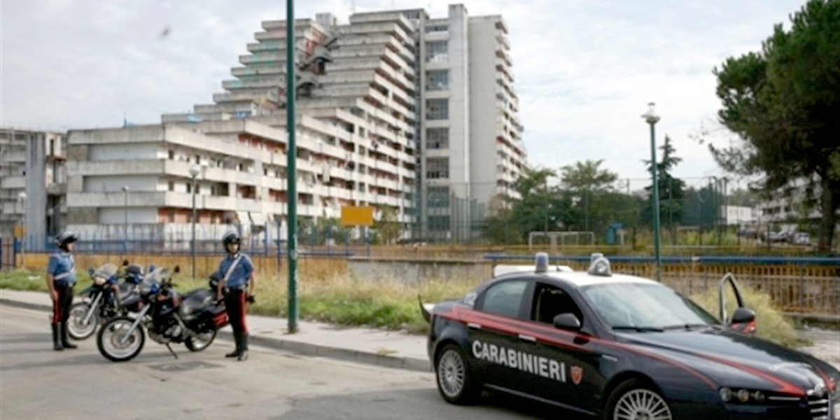 14enne accoltellato nei bagni della scuola a Napoli, due minori denunciati