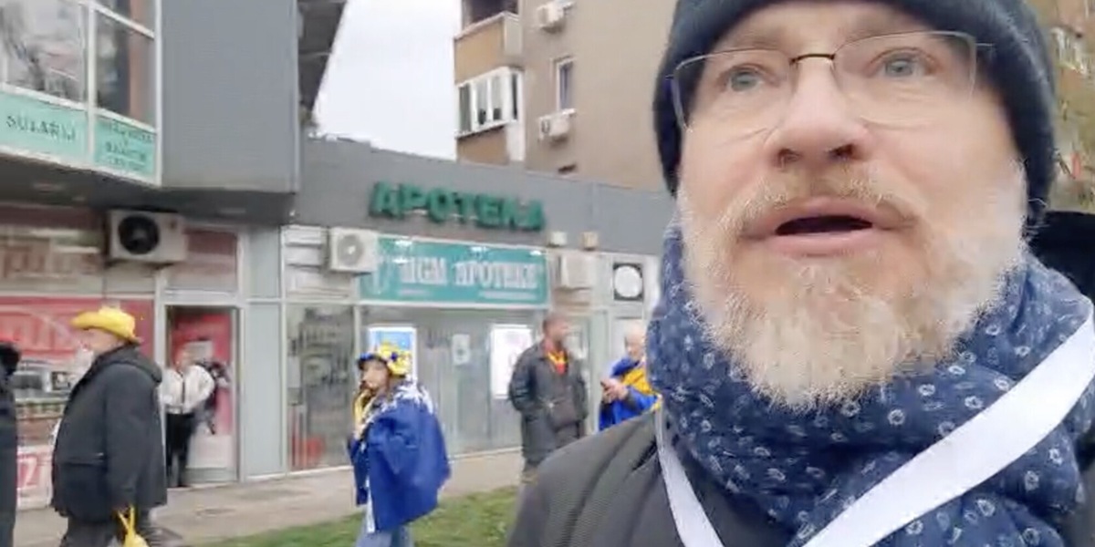 Bosnia-Italia: fuori dallo stadio con i tifosi. Spunta un "Forza Juve»