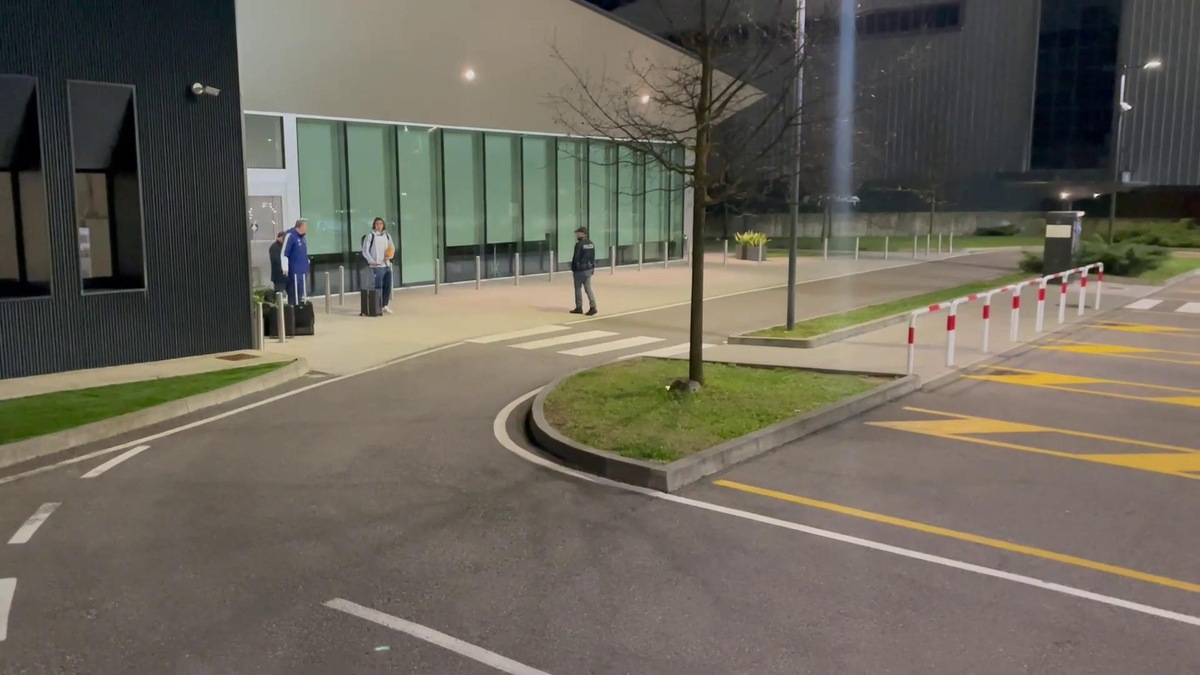 Il triste rientro dell'Italia a casa dopo la disfatta in Bosnia