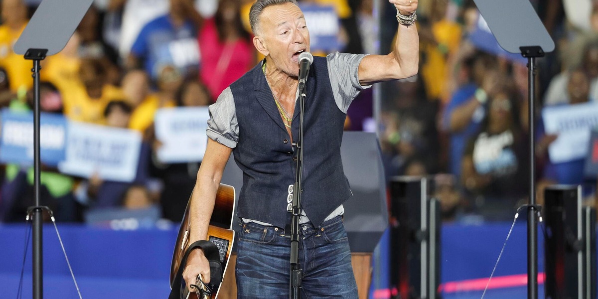 Trump attacca Springsteen, 'un perdente, sembra una prugna secca'