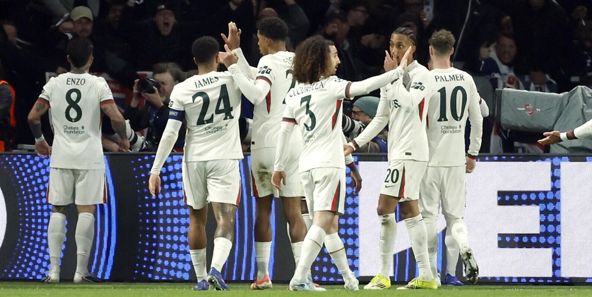 "Mi piace Madrid", sospeso per due partite! Caos in Premier League