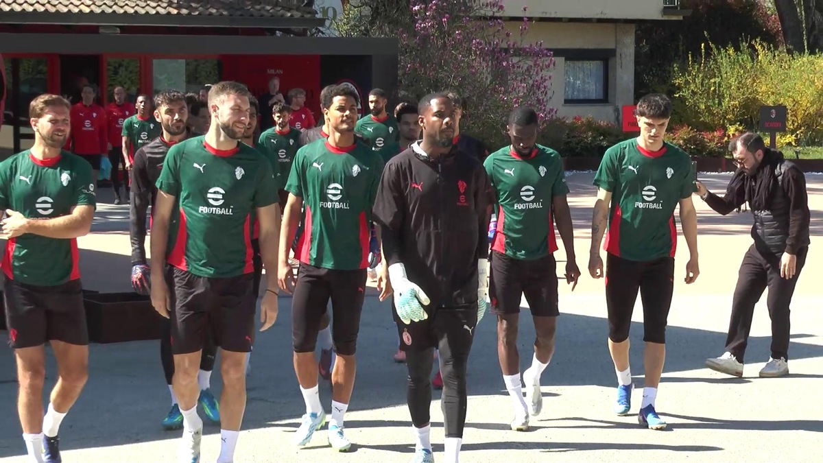 Milan, l'affetto del popolo rossonero in vista della trasferta vietata di Napoli