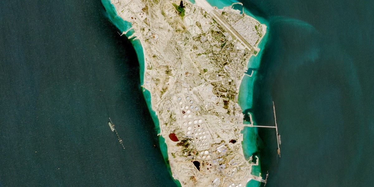 'Esplosioni dopo attacchi sull'isola di Kharg'