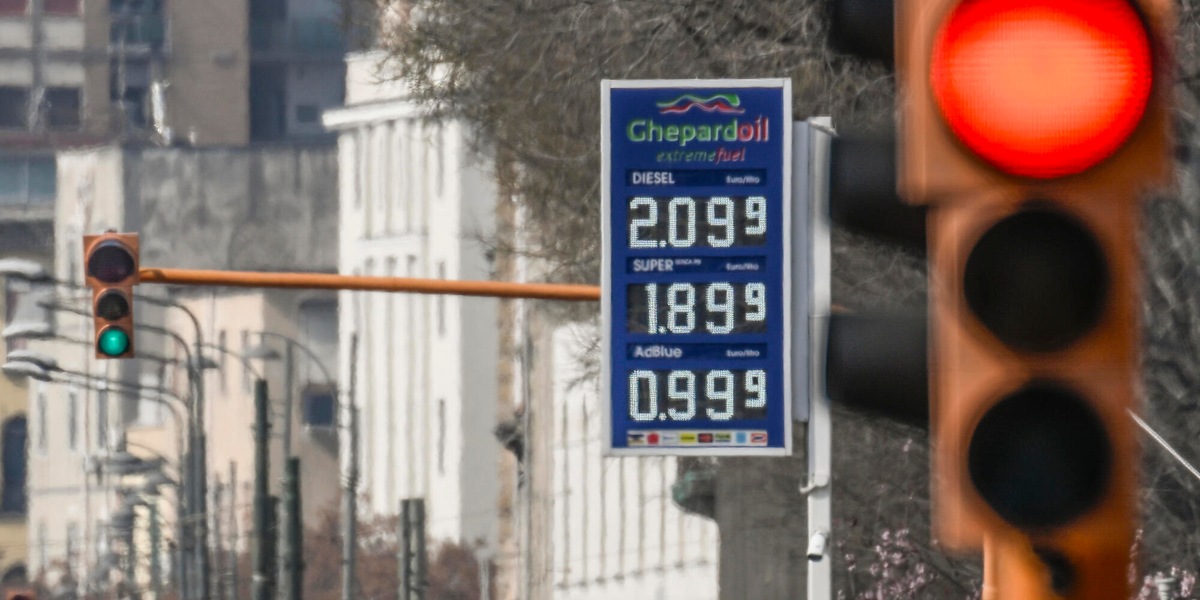 Urso, convocate domani le compagnie, adeguino subito i prezzi carburanti