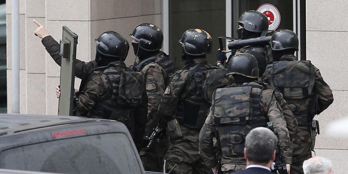 Media, studenti in ostaggio dopo la sparatoria in un liceo turco