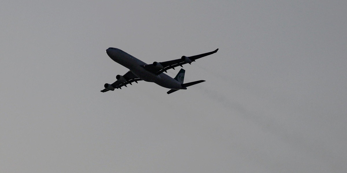 L'Iran riapre parzialmente il suo spazio aereo