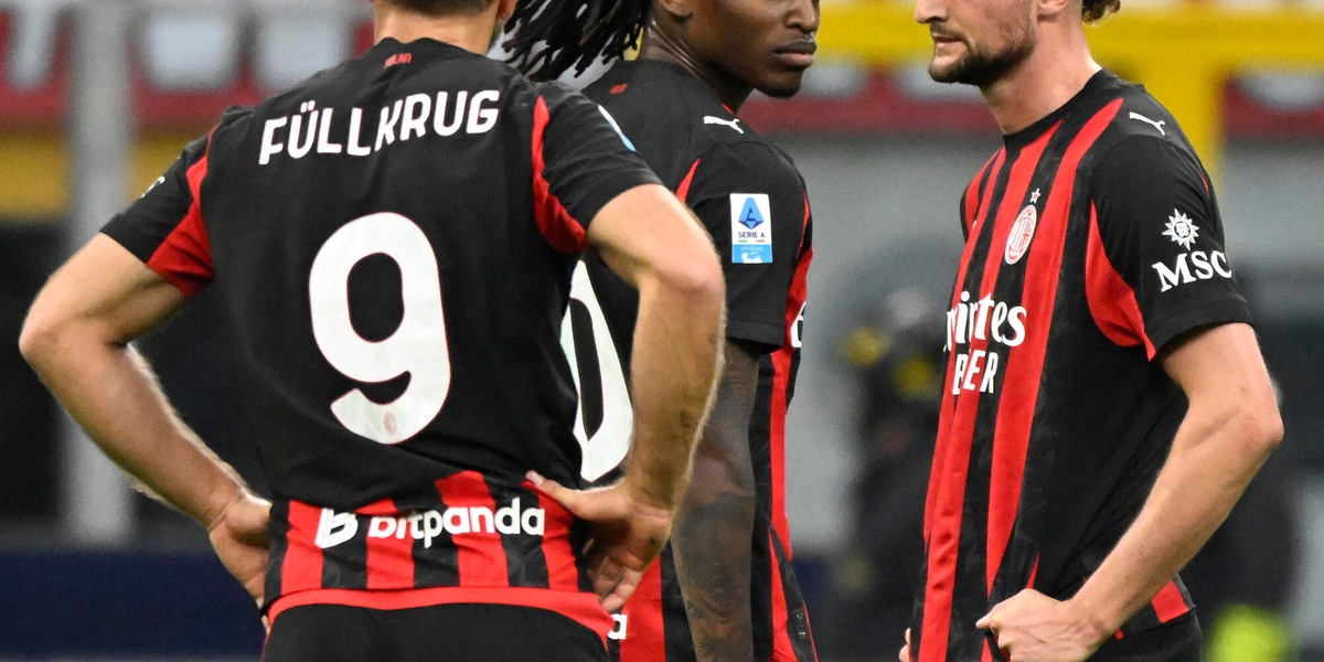 Il Milan vince a Verona e raggiunge il Napoli al secondo posto