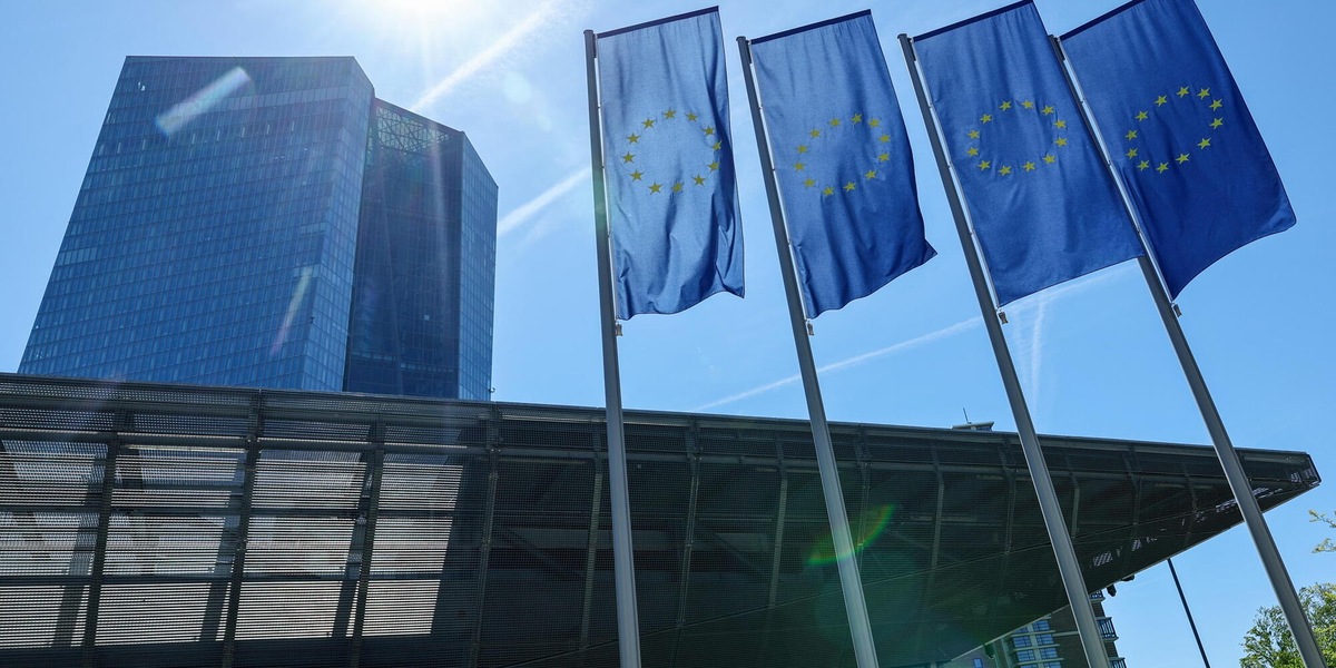 Bce, salgono rischi al rialzo per inflazione e al ribasso per la crescita