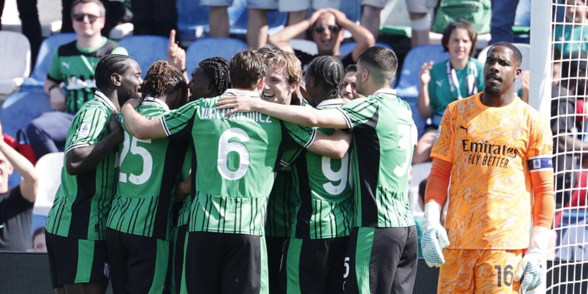 Berardi-Laurienté, il Sassuolo affonda il Milan: la Juve di Spalletti può agganciare Allegri