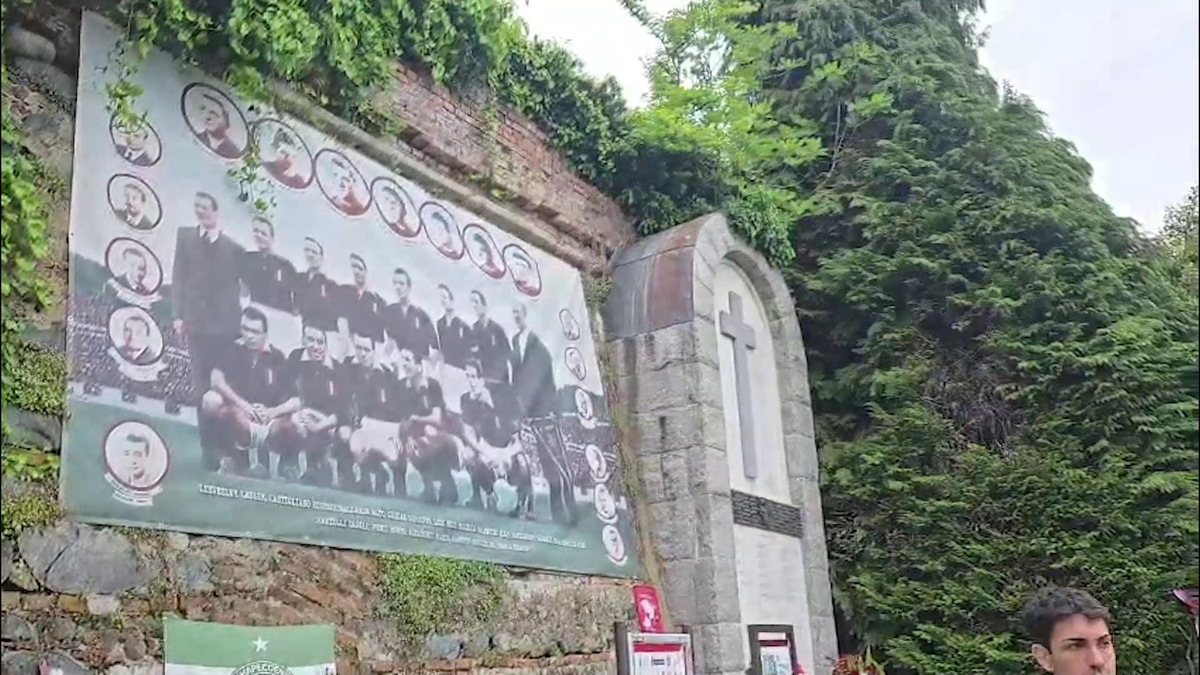 Torino, l'attesa dei tifosi nel ricordo di Superga