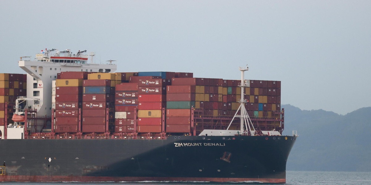 'Due navi battenti bandiera Usa hanno attraversato Hormuz'