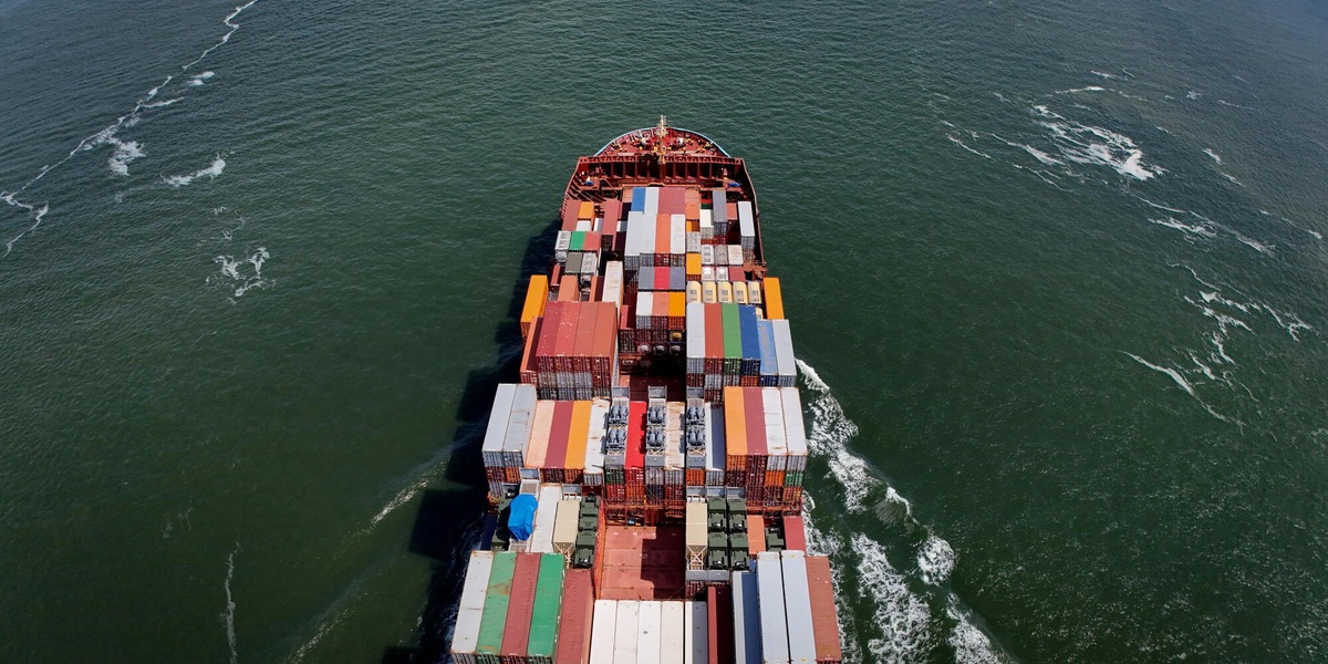 Maersk, 'una nostra nave ha lasciato Hormuz sotto scorta militare Usa'