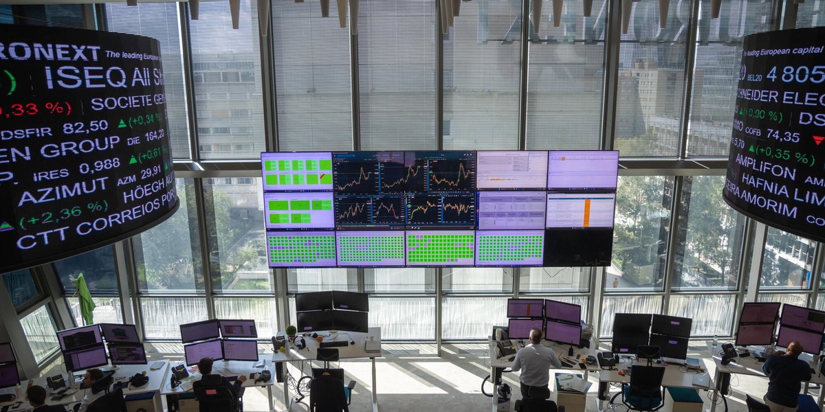 Le borse europee chiudono in forte rialzo, Parigi +2,94%