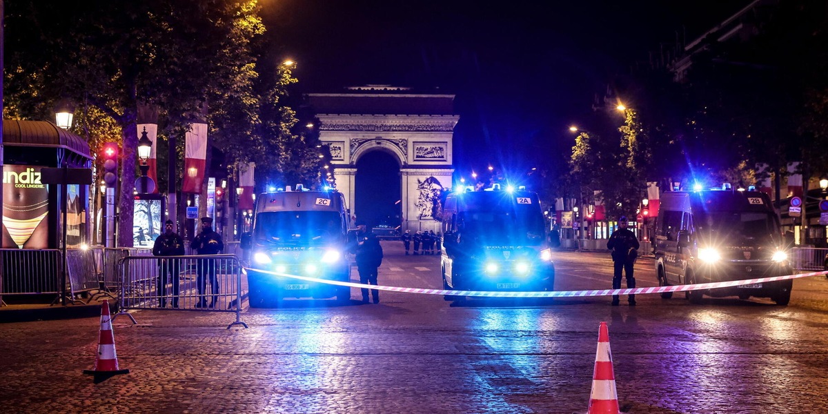Champions: festeggiamenti per il Psg, a Parigi 127 fermi e 11 feriti