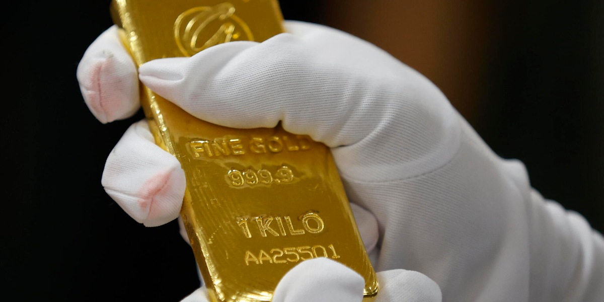 Oro in lieve rialzo, contratto spot a 4.716,06 dollari l'oncia (+0,65%)