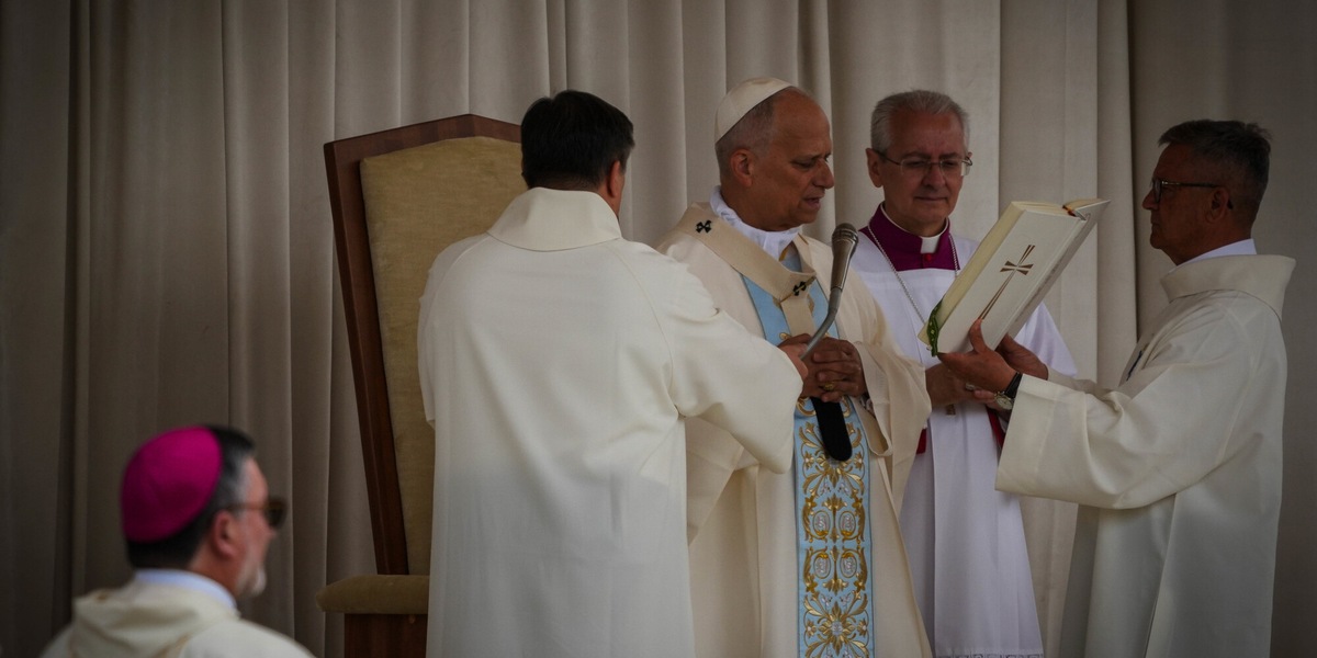 Il Papa nell'anniversario di pontificato, 'io il primo benedetto'