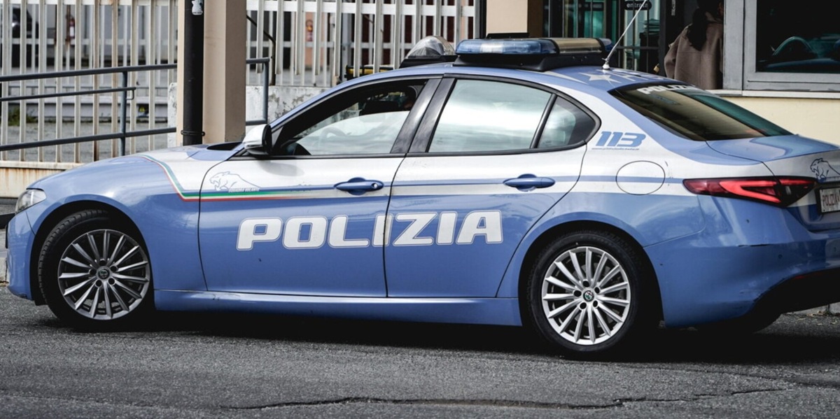 Rapina alle poste in tuta Inter: arrestato mentre cerca di cambiarsi tra la spazzatura