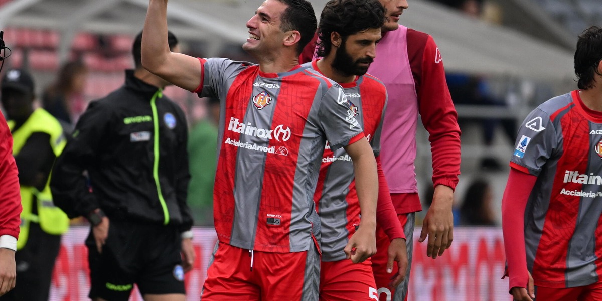 Serie A: la Cremonese batte 3-0 il Pisa, Fiorentina-Genoa 0-0