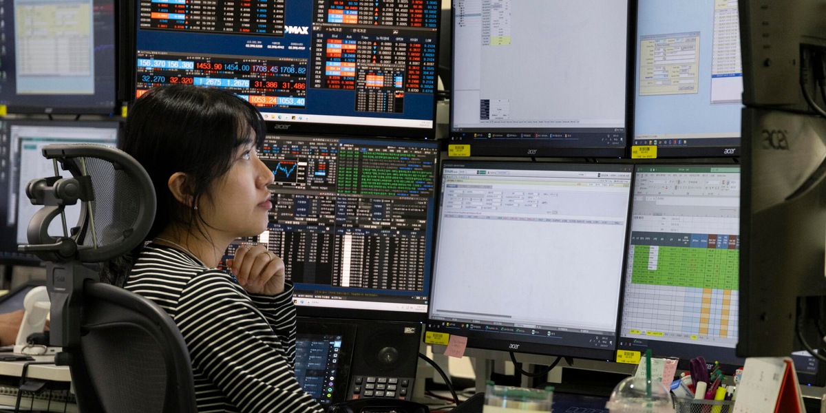 Borsa: l'Asia chiude in ordine sparso, lente sul Medio Oriente