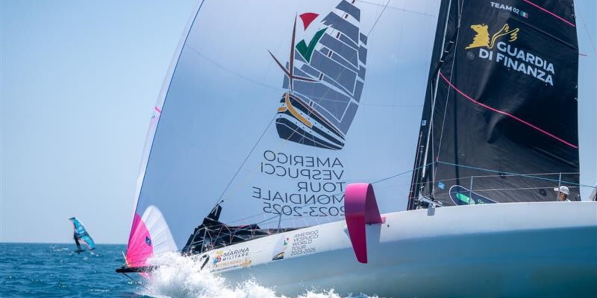 Presentata a Genova la 6ª Edizione del Marina Militare Nastro Rosa Tour il “Giro d’Italia a vela” che mette al centro i giovani, il mare e i territori