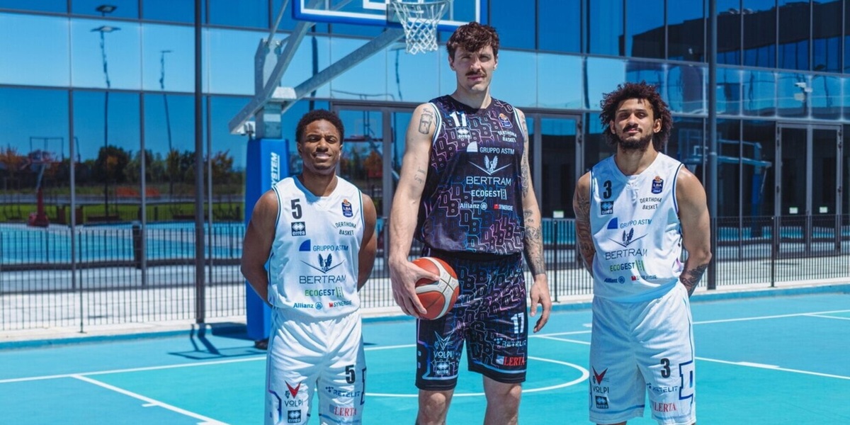 Il Derthona presenta le nuove divise Playoff Edition