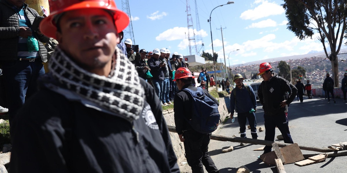Bolivia, scontri a La Paz: i minatori chiedono le dimissioni del presidente Paz