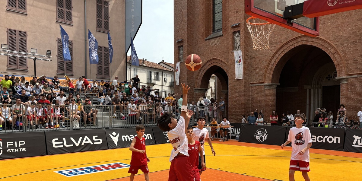 Ad Alba arriva il grande "Torneo 3x3 Estathè Street Basket"