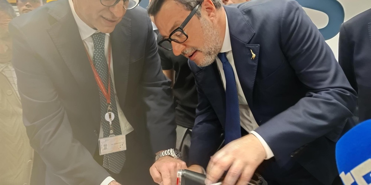 Salvini, 'da domani targa obbligatoria per i monopattini'