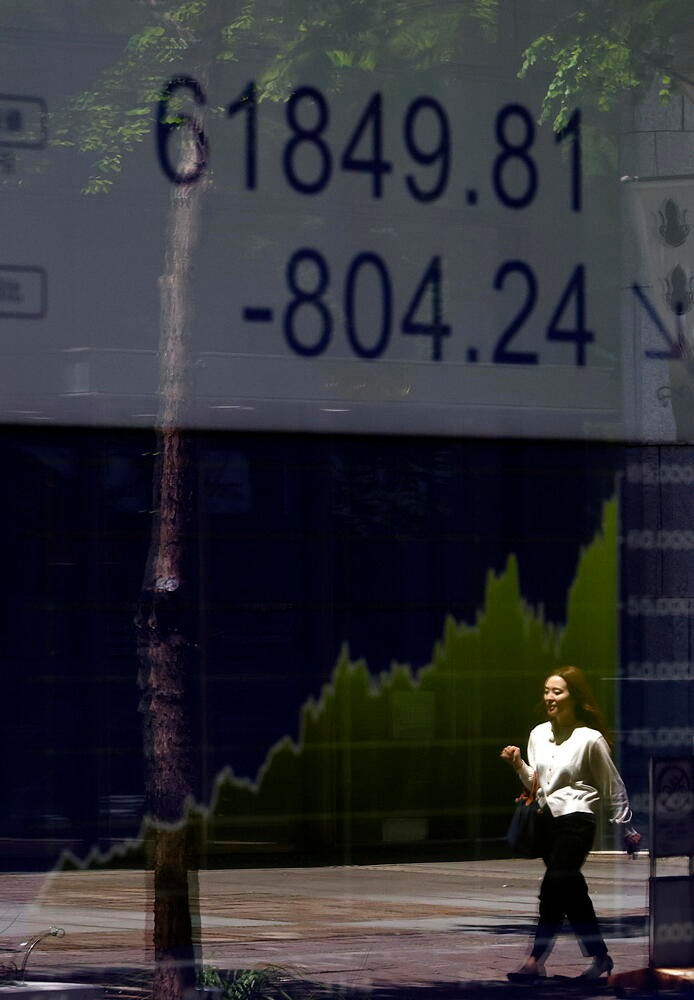 Borsa: Asia in rosso, rallentano le vendite in Cina, future negativi