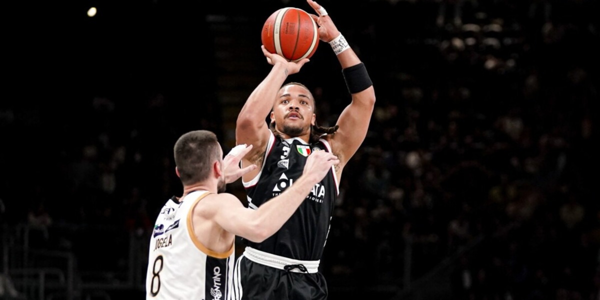 Virtus, atto di forza. Pioggia di 20 triple, Trento va in briciole