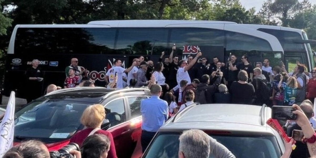 I Block Devils tornano a casa tra cori e festa dopo il trionfo europeo