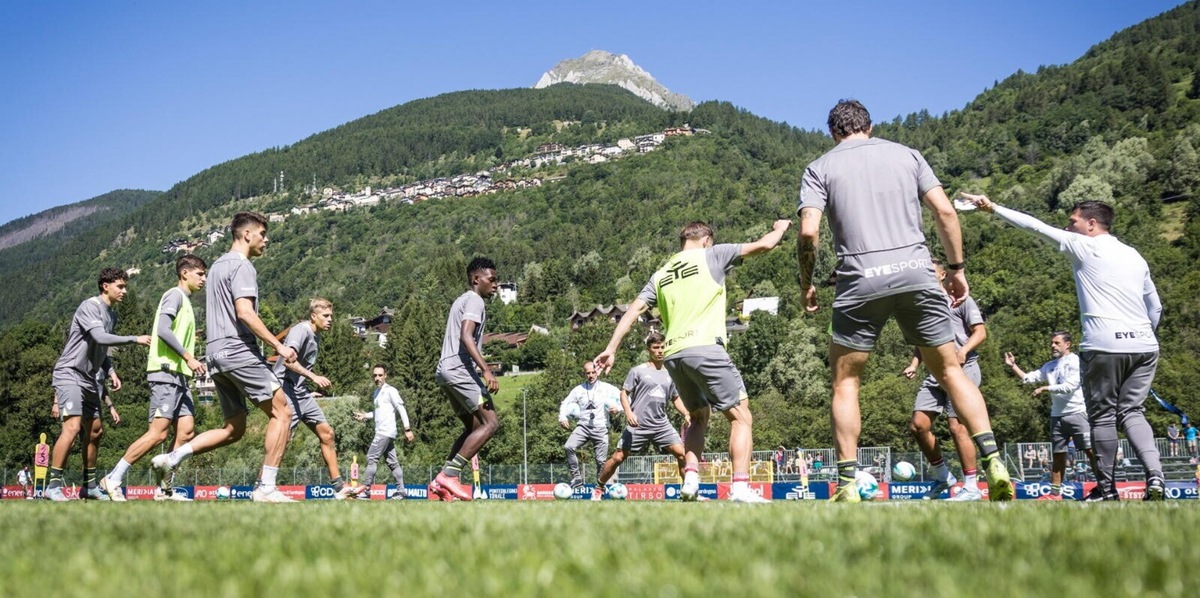 Il Cagliari sceglie ancora Pontedilegno-Tonale per il ritiro estivo 2026/27
