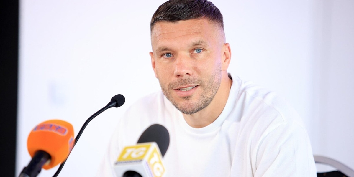 Podolski, addio al calcio giocato per l'ex Inter: svelato il nuovo ruolo con il suo club