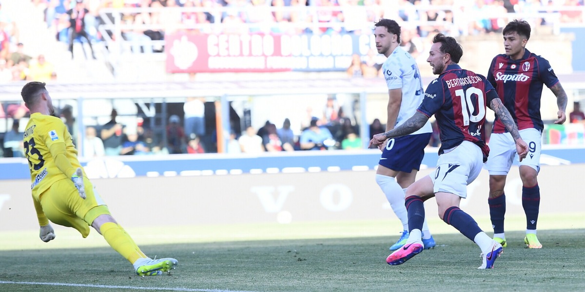 Dimarco magia, Bernardeschi accende il Bologna: Pio e Diouf evitano il ko a Chivu