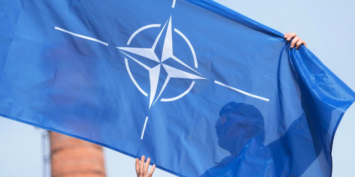 Spiegel, 'Usa pronti a tagliare bombardieri, caccia e sottomarini alla Nato'