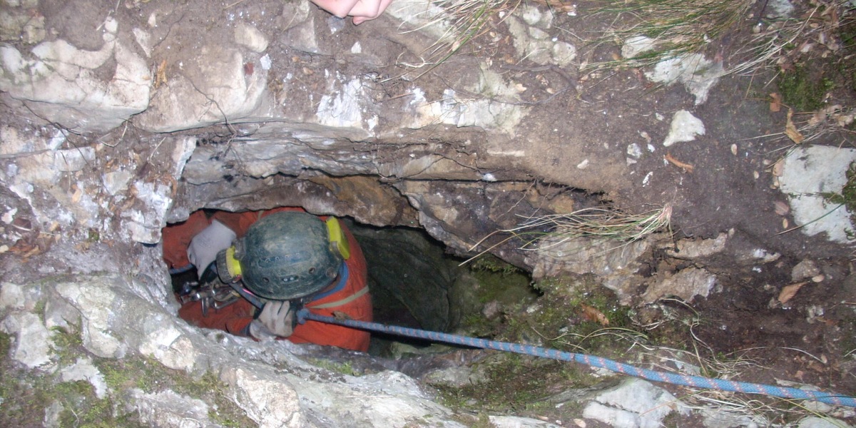 Tratto in salvo dopo 12 ore lo speleologo intrappolato nella grotta